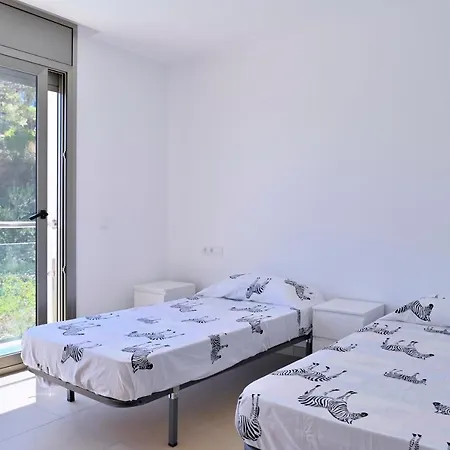 Moderna Welcs Con Piscina Y Vistas Al Mar Сasa de vacaciones Llançà